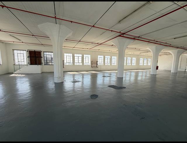 420M² BUILDING TO LET IN WOODSTOCK
